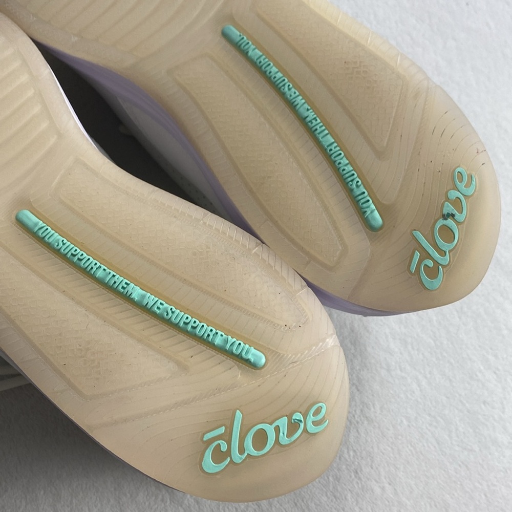 Clove The Classic Core Clarino Vegan Leather No Tie Sneakers | Brilliant White - Picture 13 of 16